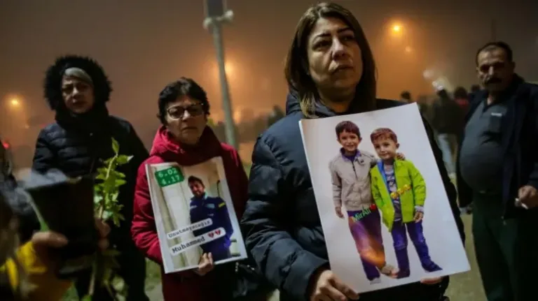 ‘Gidecek bir mezarımız bile yok’: 6 Şubat depremlerinde kaybolan çocuklara ne oldu?